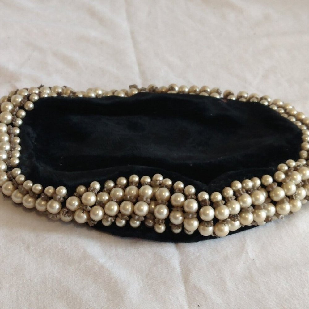 Clover Lane 1950's Pearl and Black Velvet Women's Fascinator Hat